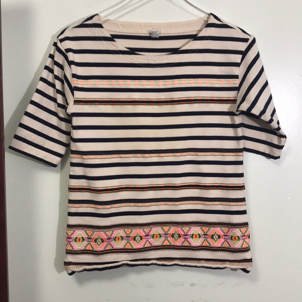 🔥🔥🔥J CREW EMBROIDERY DETAIL TOP SIZE XS